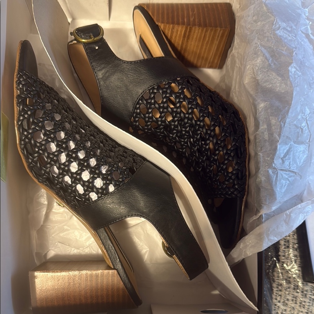 BNIB Kenzie Black Wedges with Perforated Design